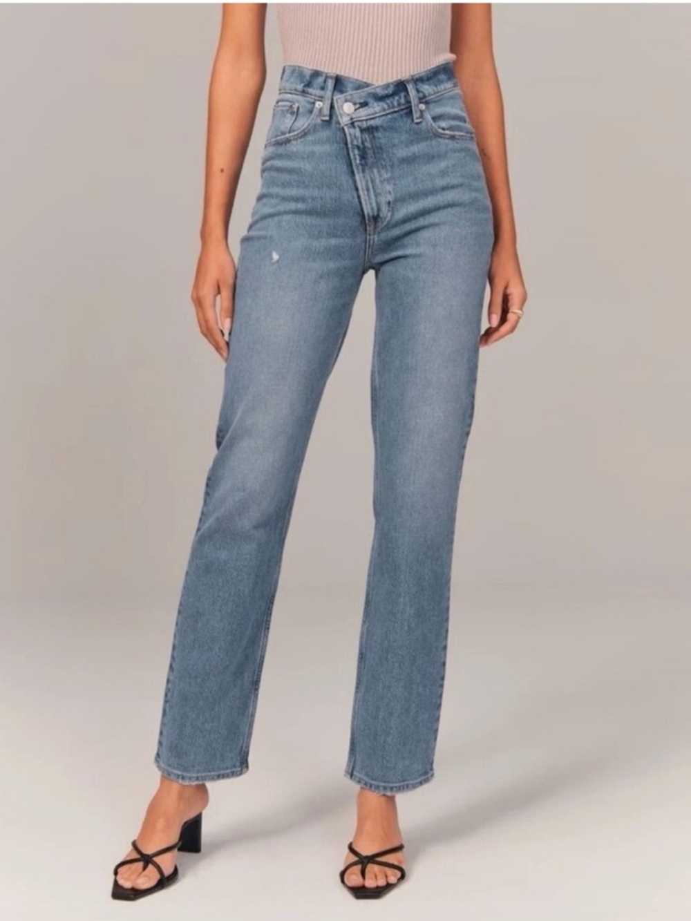 Abercrombie The 90s Straight Ultra High Rise Criss Cross Jeans